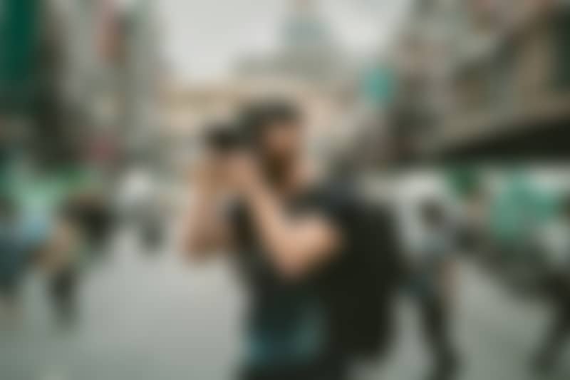 La même photographie, voilée : la composition reste lisible, pas le détail.